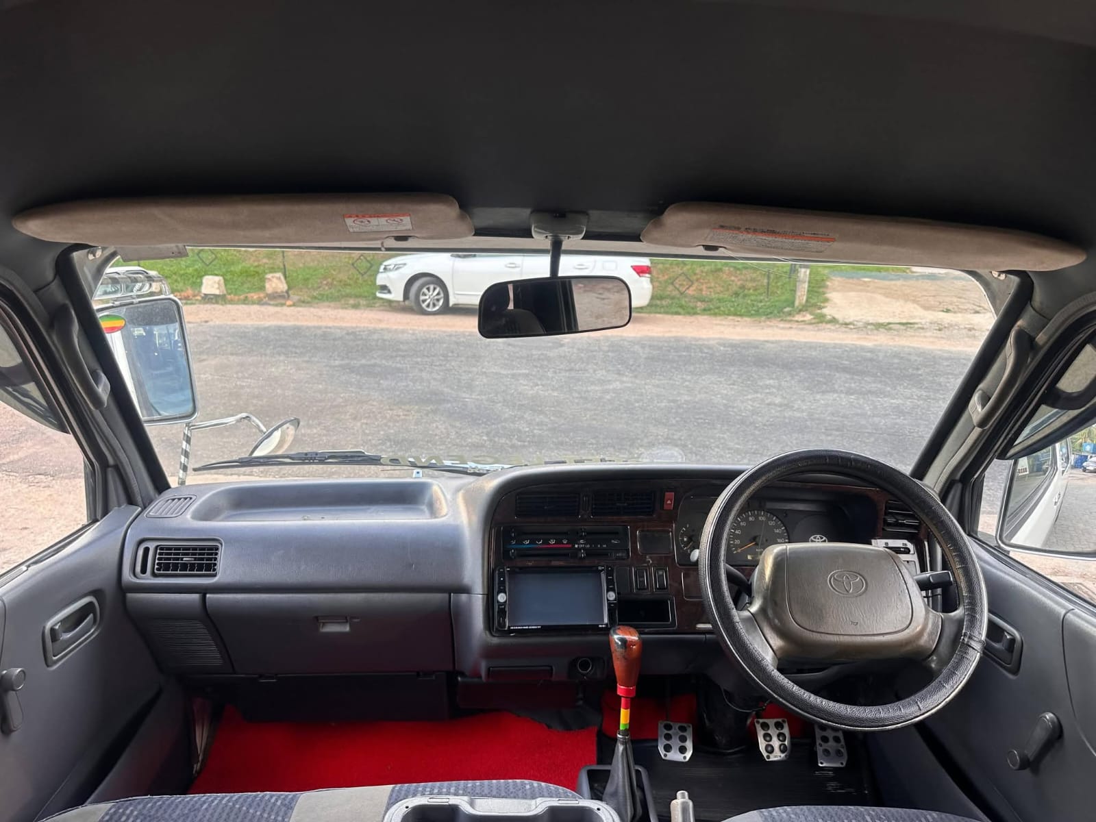 Toyota Hiace 2000 - Used Van sale in Sri Lanka - patpat.lk