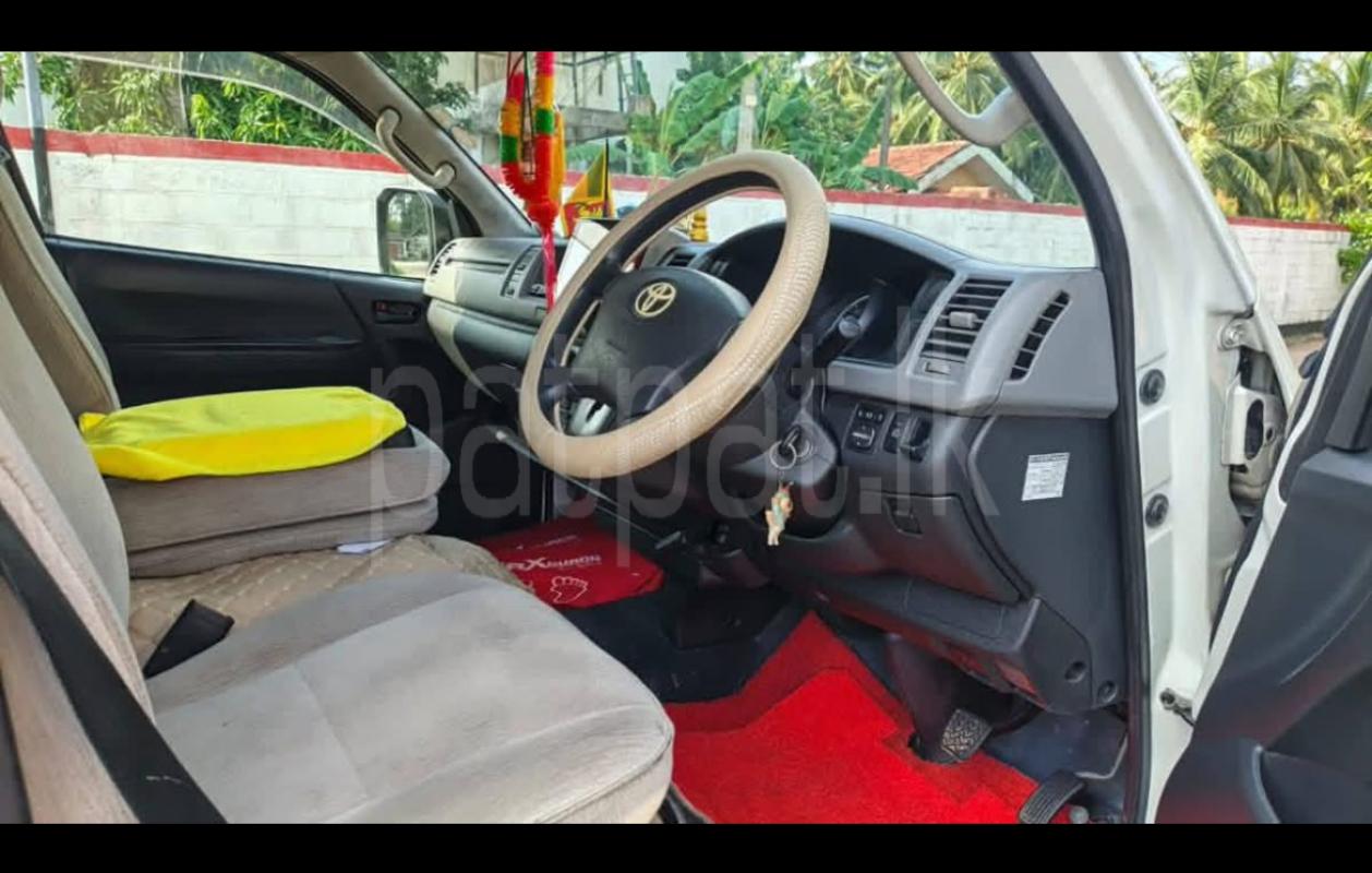 Toyota Hiace 2012 - பயன்படுத்தப்பட்டது வேன் sale in Sri Lanka - patpat.lk