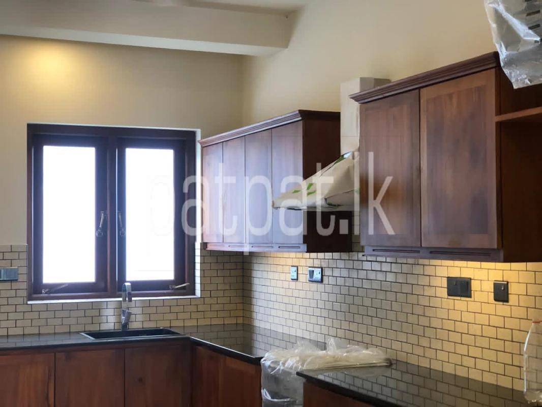 House for Sale in Koswatta