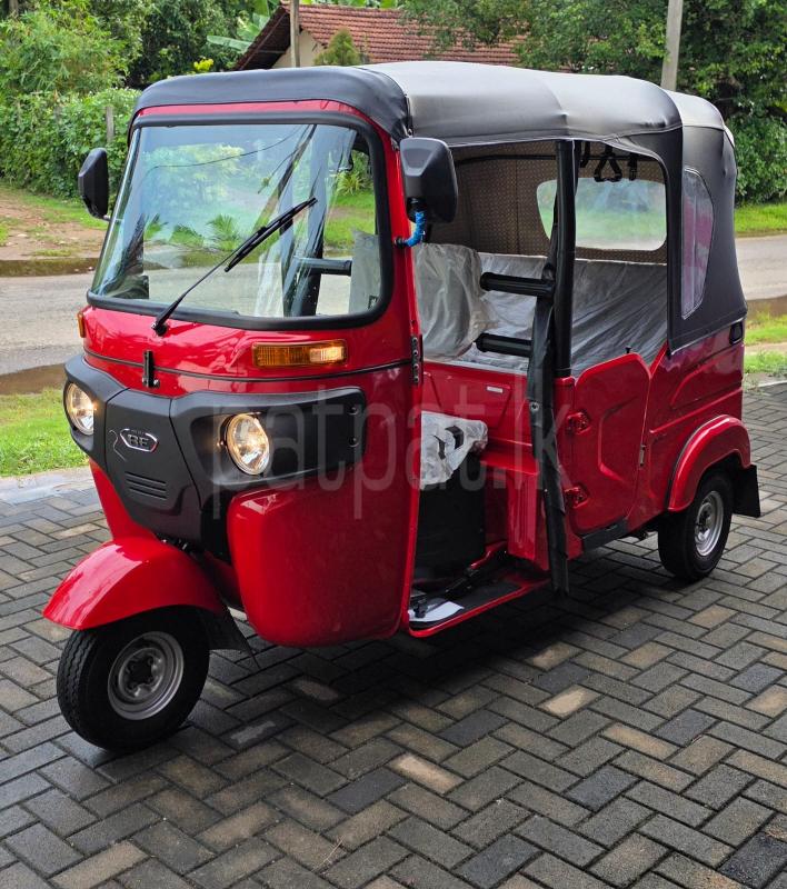 Bajaj 4 stroke 2025 - பயன்படுத்தப்பட்டது முச்சக்கர வண்டி sale in Sri Lanka - patpat.lk