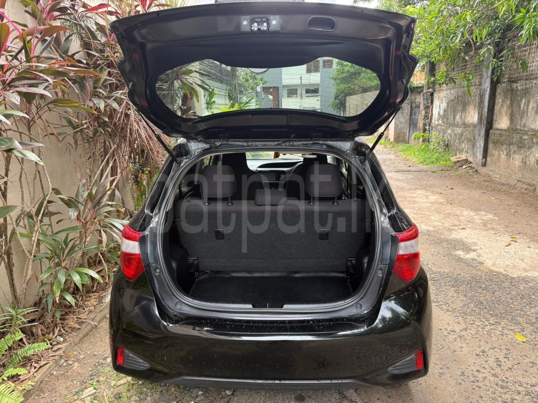 Toyota Vitz 2016 - பயன்படுத்தப்பட்டது கார் sale in Sri Lanka - patpat.lk