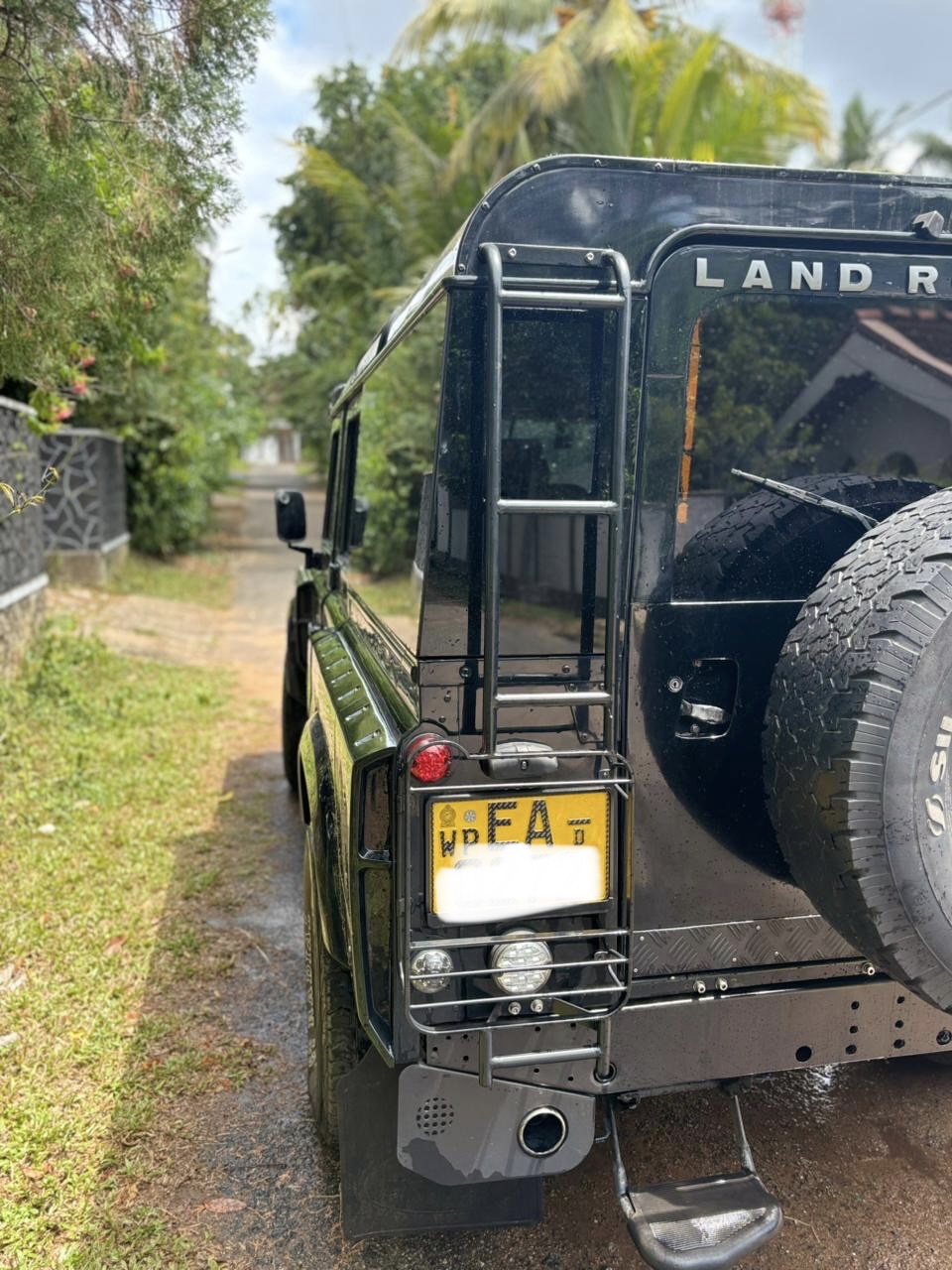 Land Rover Defender 2012 - Used SUV sale in Sri Lanka - patpat.lk