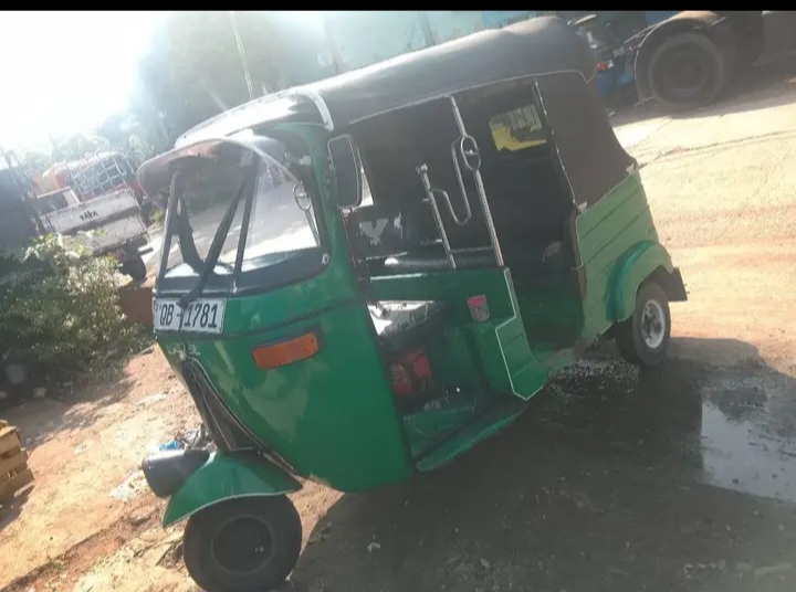 Bajaj Three Wheel 2005 - பயன்படுத்தப்பட்டது முச்சக்கர வண்டி sale in Sri Lanka - patpat.lk
