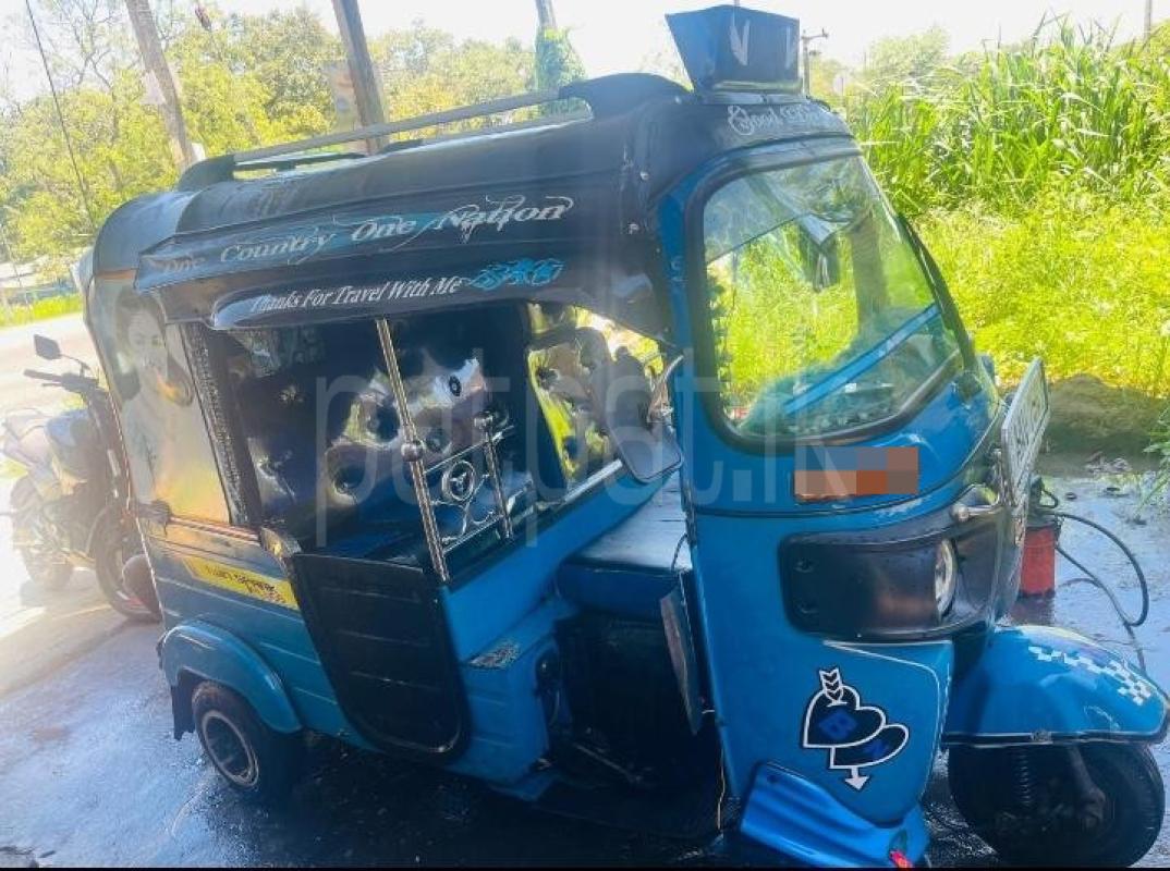 Bajaj 4 stroke 2012 - භාවිතා කරන ලද ත්‍රිරෝද රථය sale in Sri Lanka - patpat.lk
