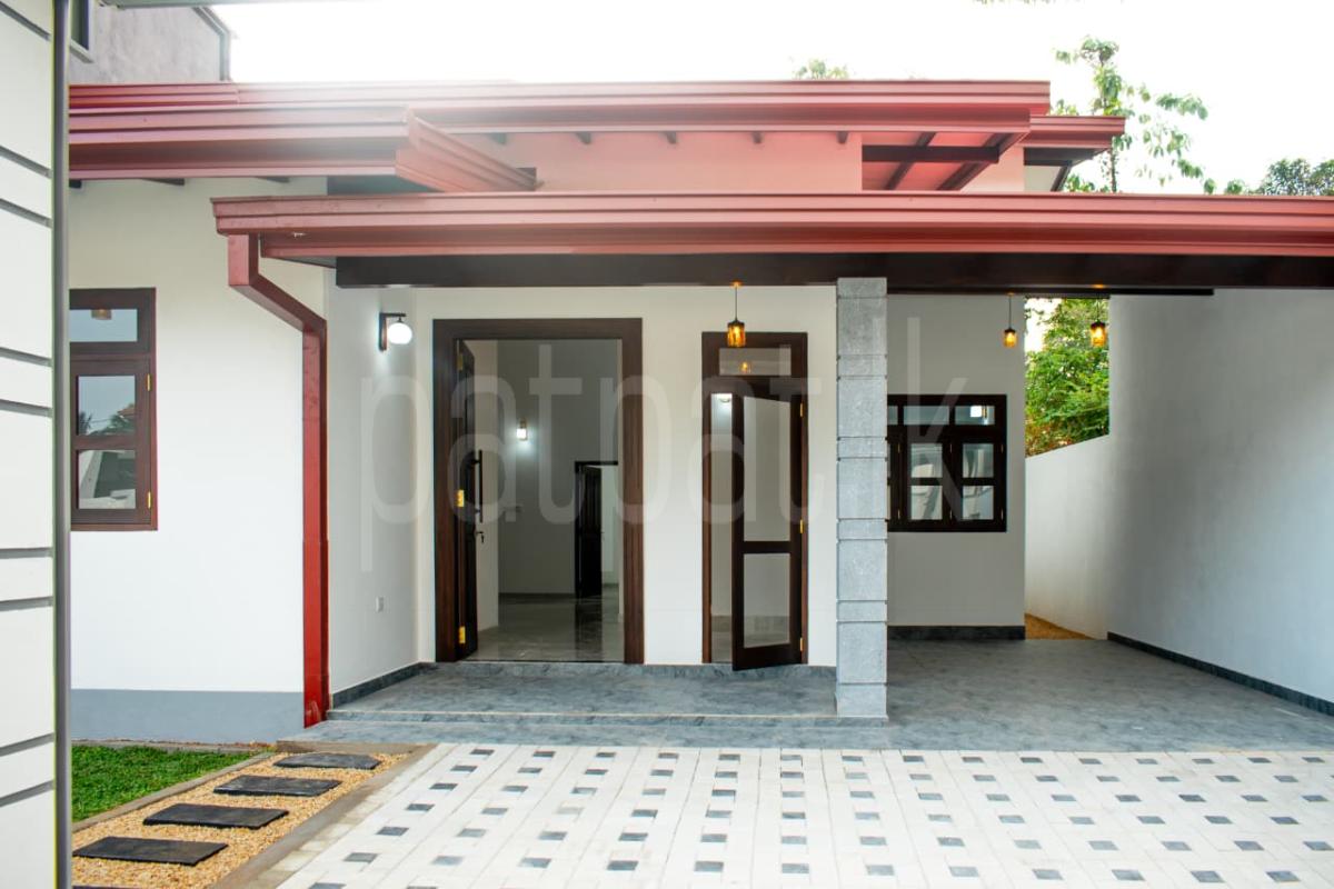 House for Sale in Athurugiriya