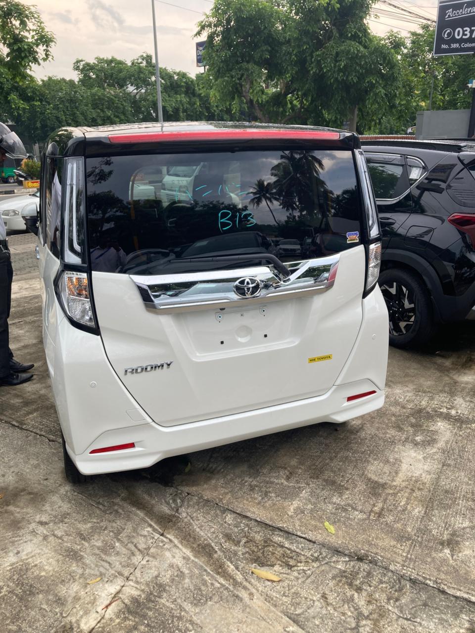 Toyota Roomy 2025 - Reconditioned Van sale in Sri Lanka - patpat.lk