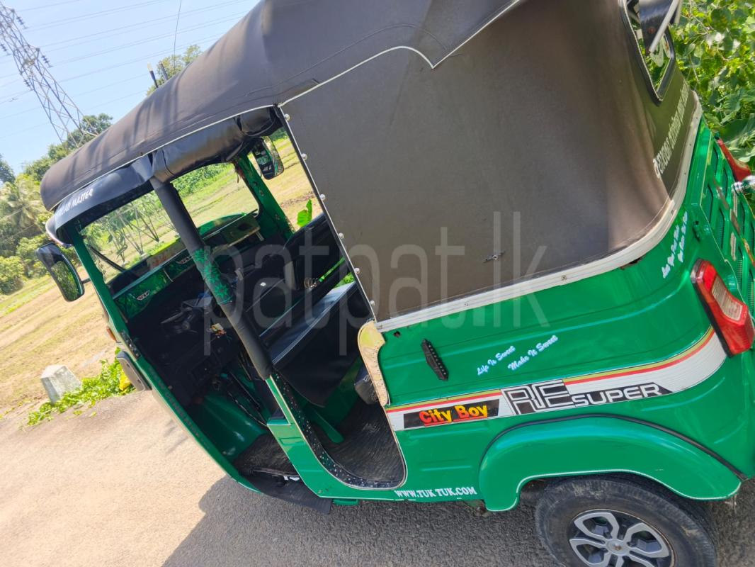 Bajaj 4 stroke 2017 - பயன்படுத்தப்பட்டது முச்சக்கர வண்டி sale in Sri Lanka - patpat.lk
