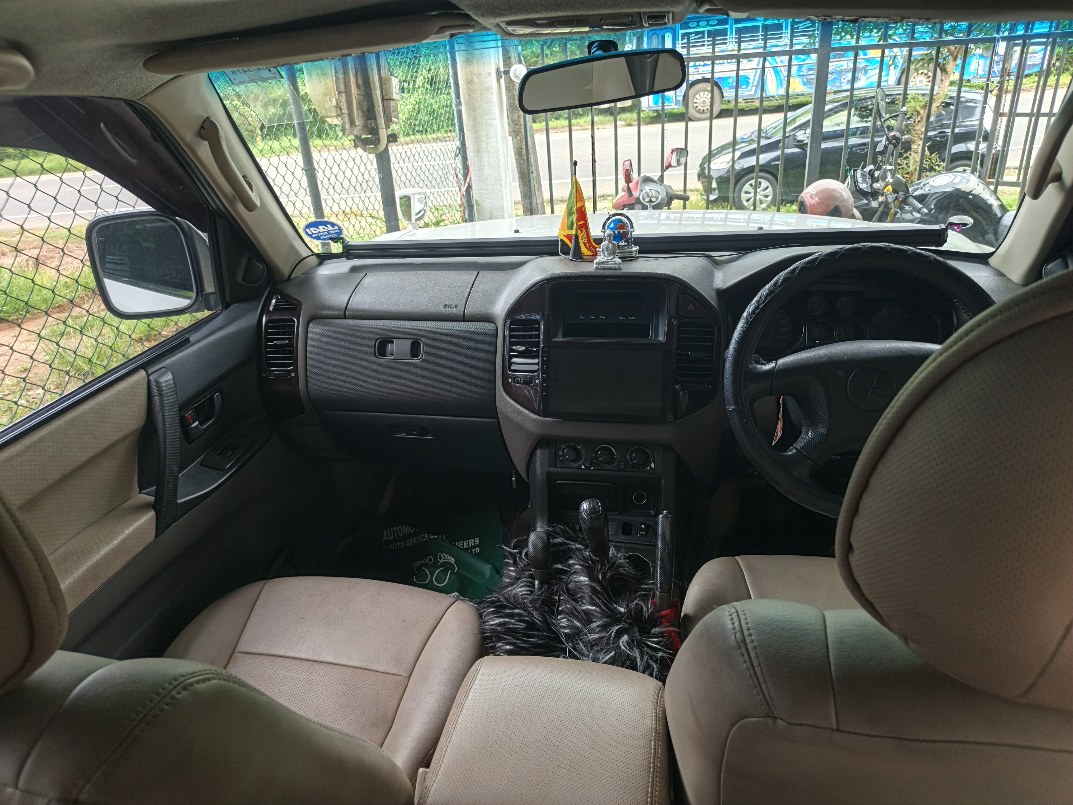 Mitsubishi Montero Sport 2000 - භාවිතා කරන ලද SUV රථය sale in Sri Lanka - patpat.lk