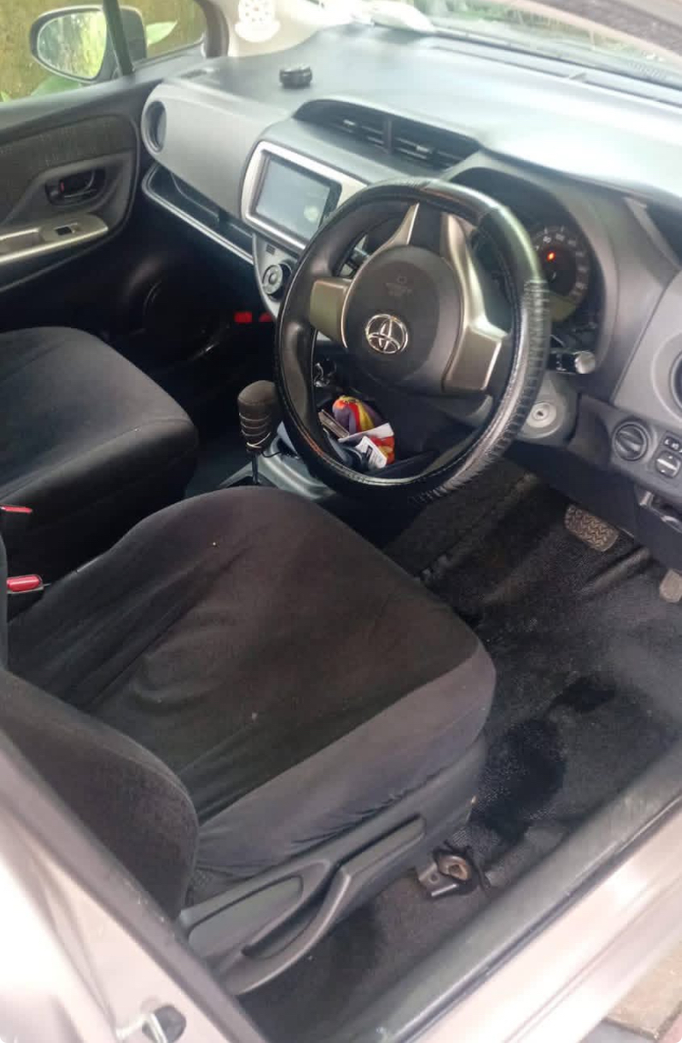 Toyota Vitz 2015 - பயன்படுத்தப்பட்டது கார் sale in Sri Lanka - patpat.lk