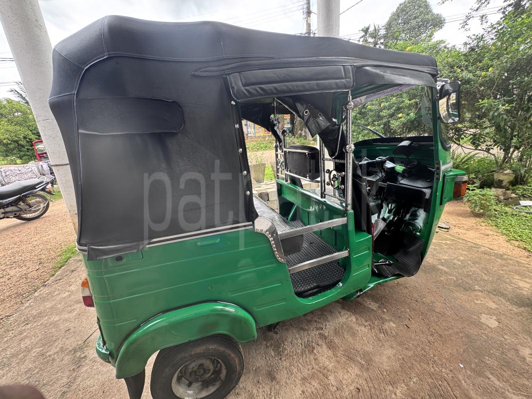 Bajaj Three Wheel 2011 - பயன்படுத்தப்பட்டது முச்சக்கர வண்டி sale in Sri Lanka - patpat.lk