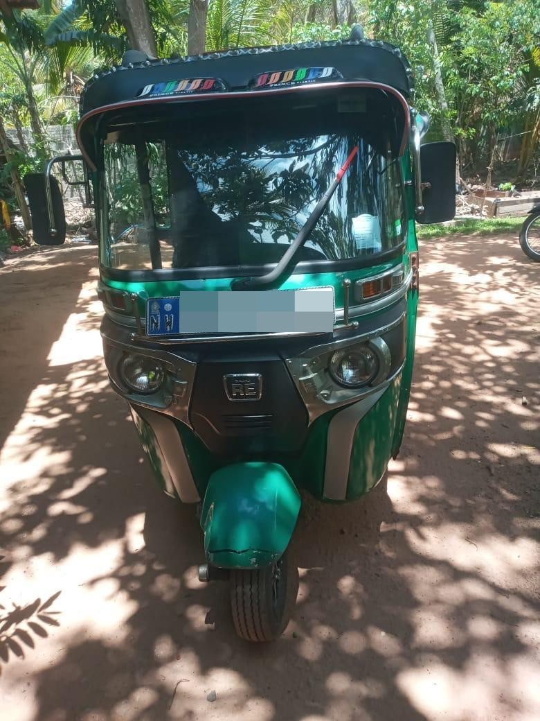 Bajaj Three Wheel 2015 - பயன்படுத்தப்பட்டது முச்சக்கர வண்டி sale in Sri Lanka - patpat.lk