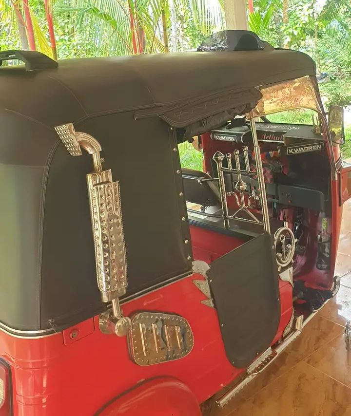 Bajaj 4 stroke 2011 - Used Three wheeler sale in Sri Lanka - patpat.lk