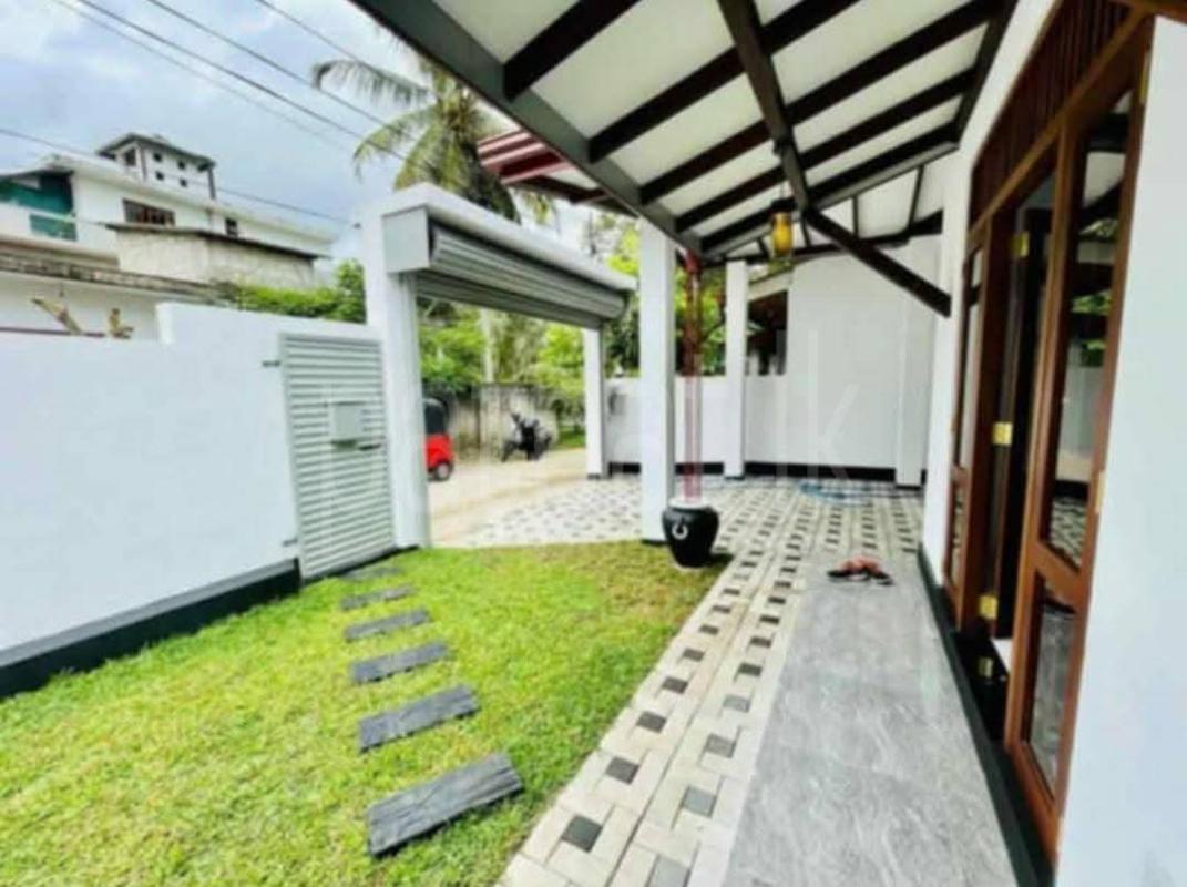 House for Sale in Kaduwela ads-image-1