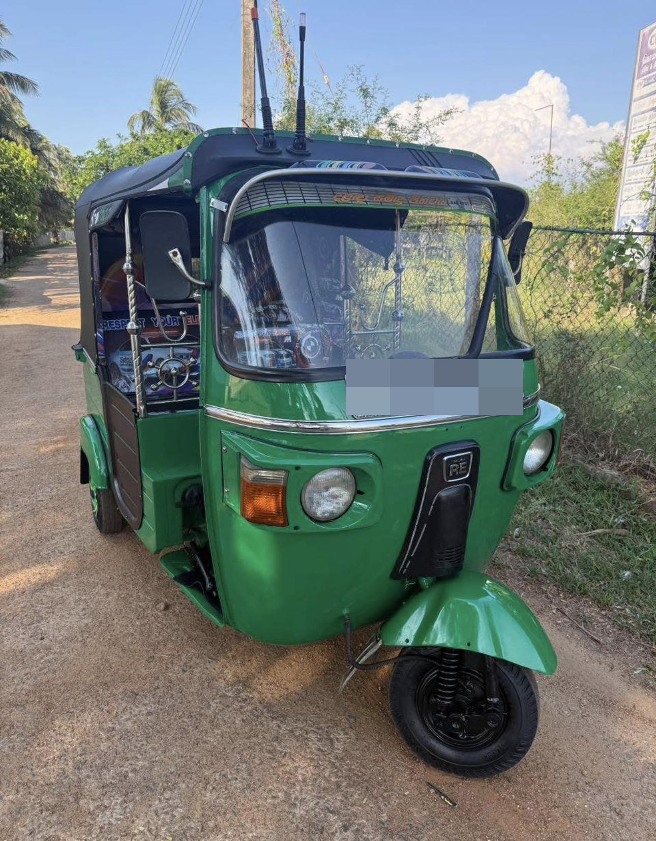 Bajaj Three Wheel 2012