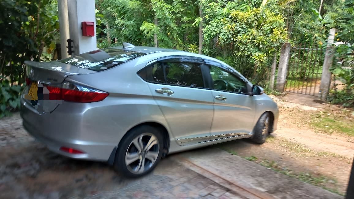 Honda Grace 2016 - Used Car sale in Sri Lanka - patpat.lk
