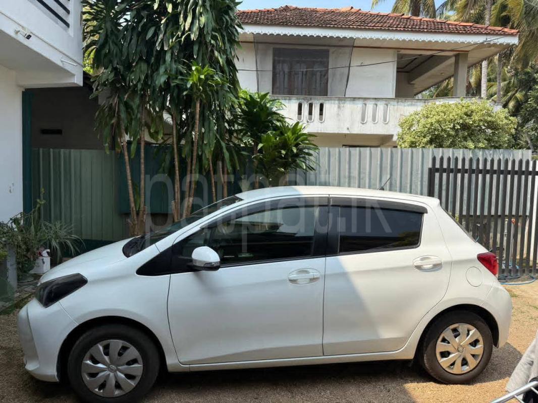 Toyota Vitz 2016 - பயன்படுத்தப்பட்டது கார் sale in Sri Lanka - patpat.lk