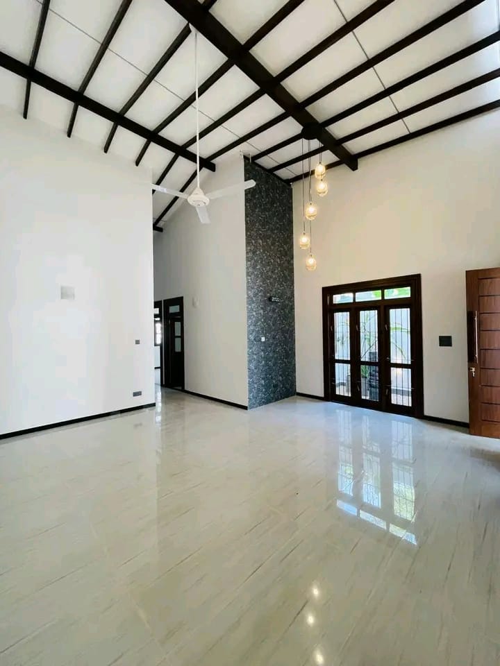 House for Sale in Athurugiriya ads-image-1