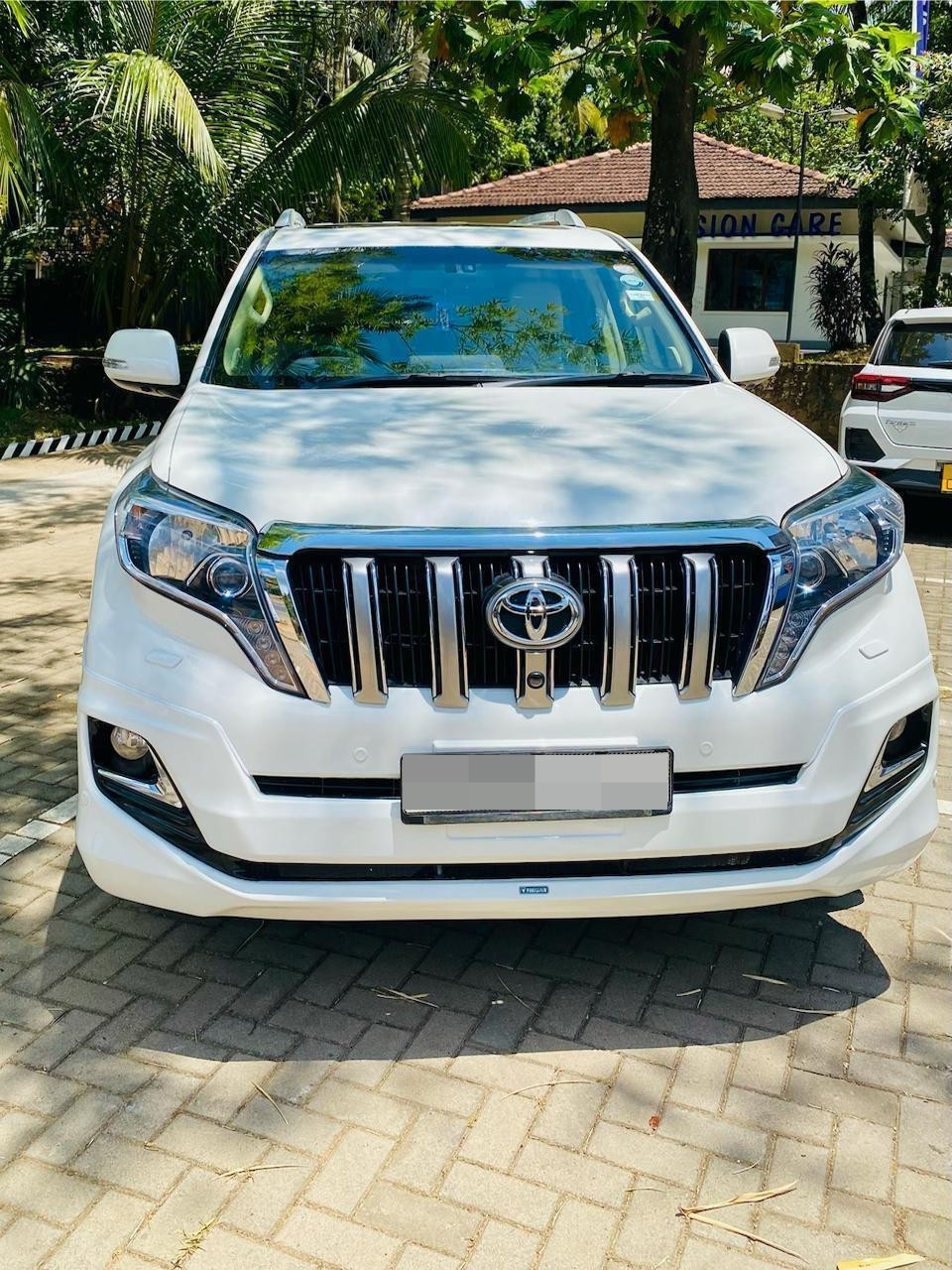 Toyota Land Cruiser Prado 2015 ads-image-1