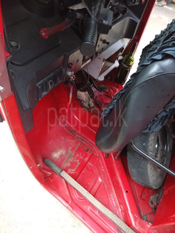 Bajaj Three Wheel 2015 - பயன்படுத்தப்பட்டது முச்சக்கர வண்டி sale in Sri Lanka - patpat.lk