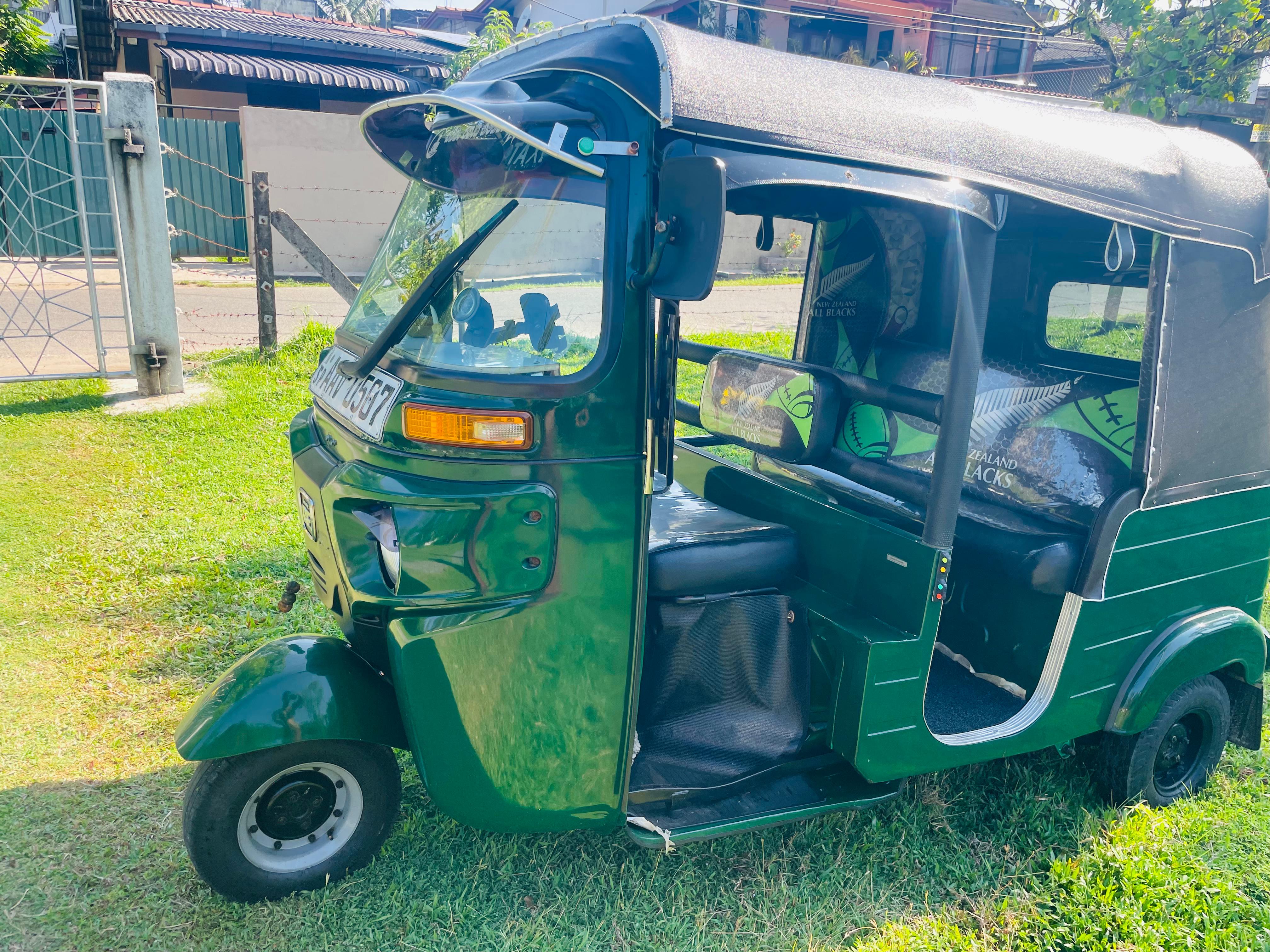 Bajaj Three Wheel 2014 - Used Three wheeler sale in Sri Lanka - patpat.lk