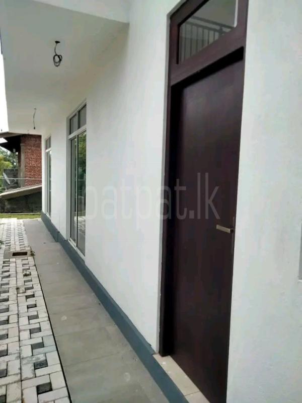 House for Sale in Athurugiriya