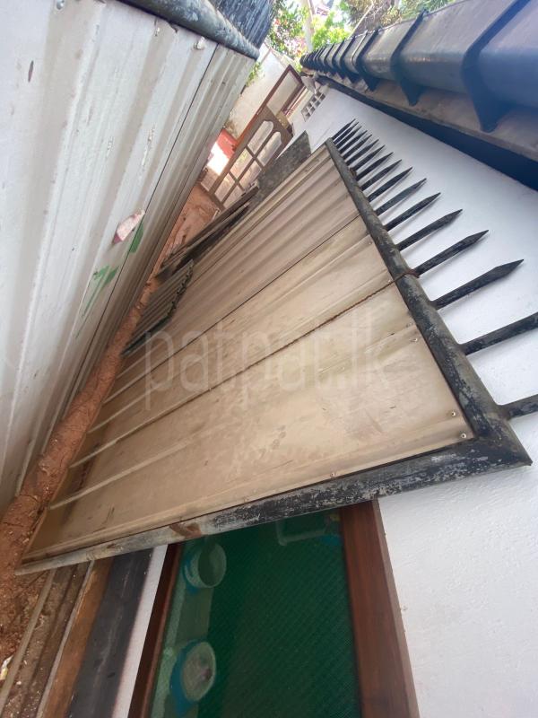 🚪 Heavy-Duty Galvanized Iron Gates for Sale – Good Condition