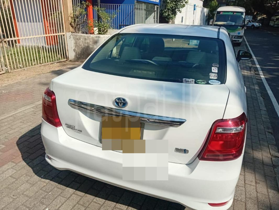 Toyota Axio 2015 - பயன்படுத்தப்பட்டது கார் sale in Sri Lanka - patpat.lk