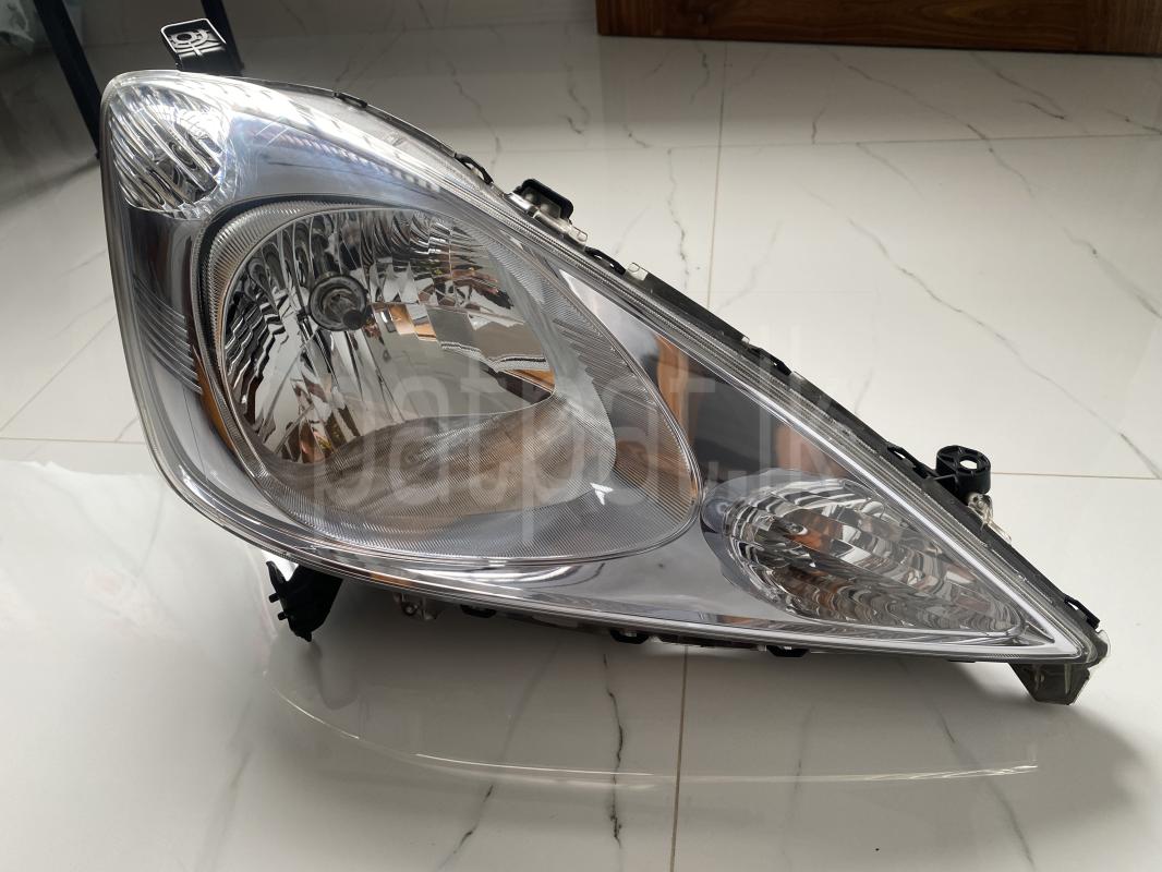 Honda Fit Shuttle Right Head Light