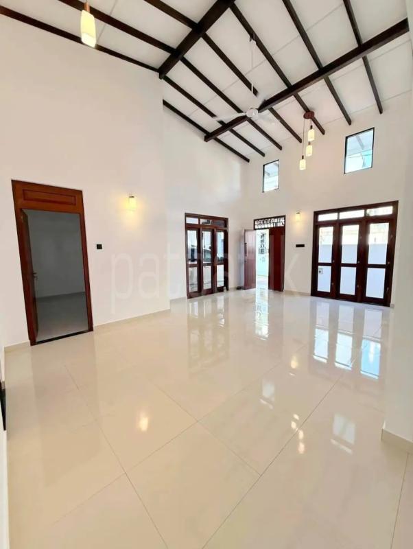 House for Sale in Athurugiriya