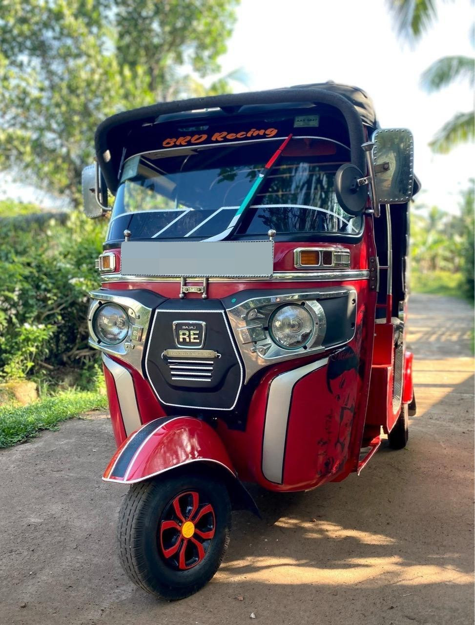 Bajaj Three Wheel 2015 ads-image-1