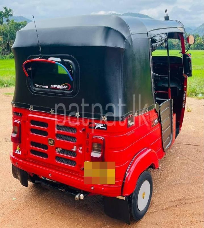 Bajaj Three Wheel 2015 - பயன்படுத்தப்பட்டது முச்சக்கர வண்டி sale in Sri Lanka - patpat.lk