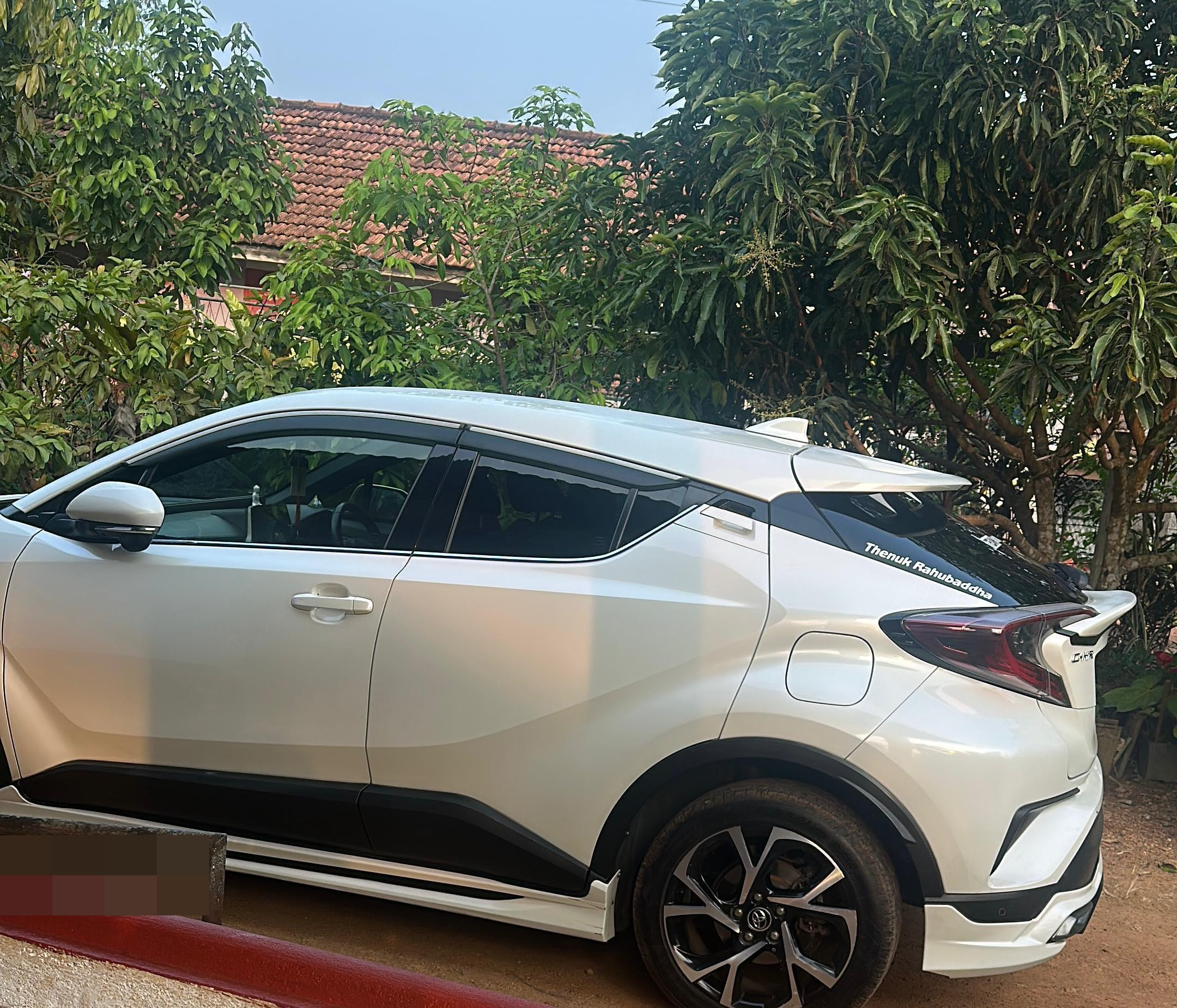 Toyota CHR 2017 - பயன்படுத்தப்பட்டது SUV sale in Sri Lanka - patpat.lk