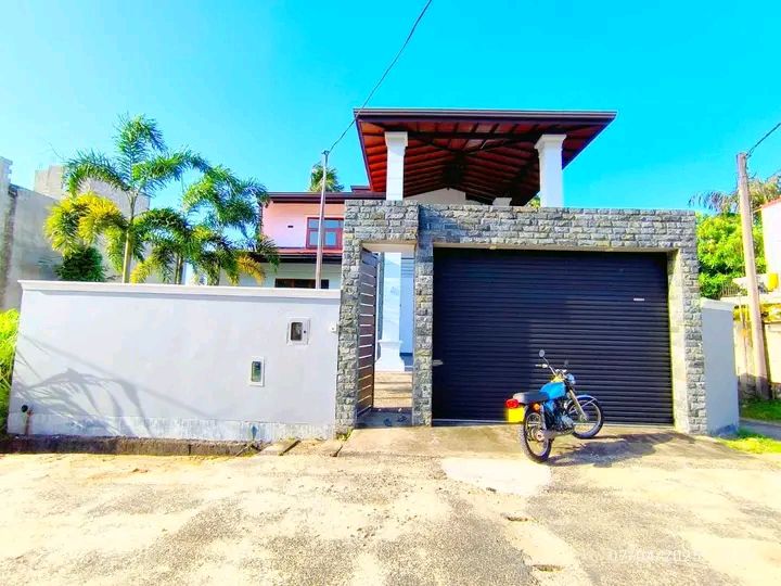 House for Sale in Athurugiriya