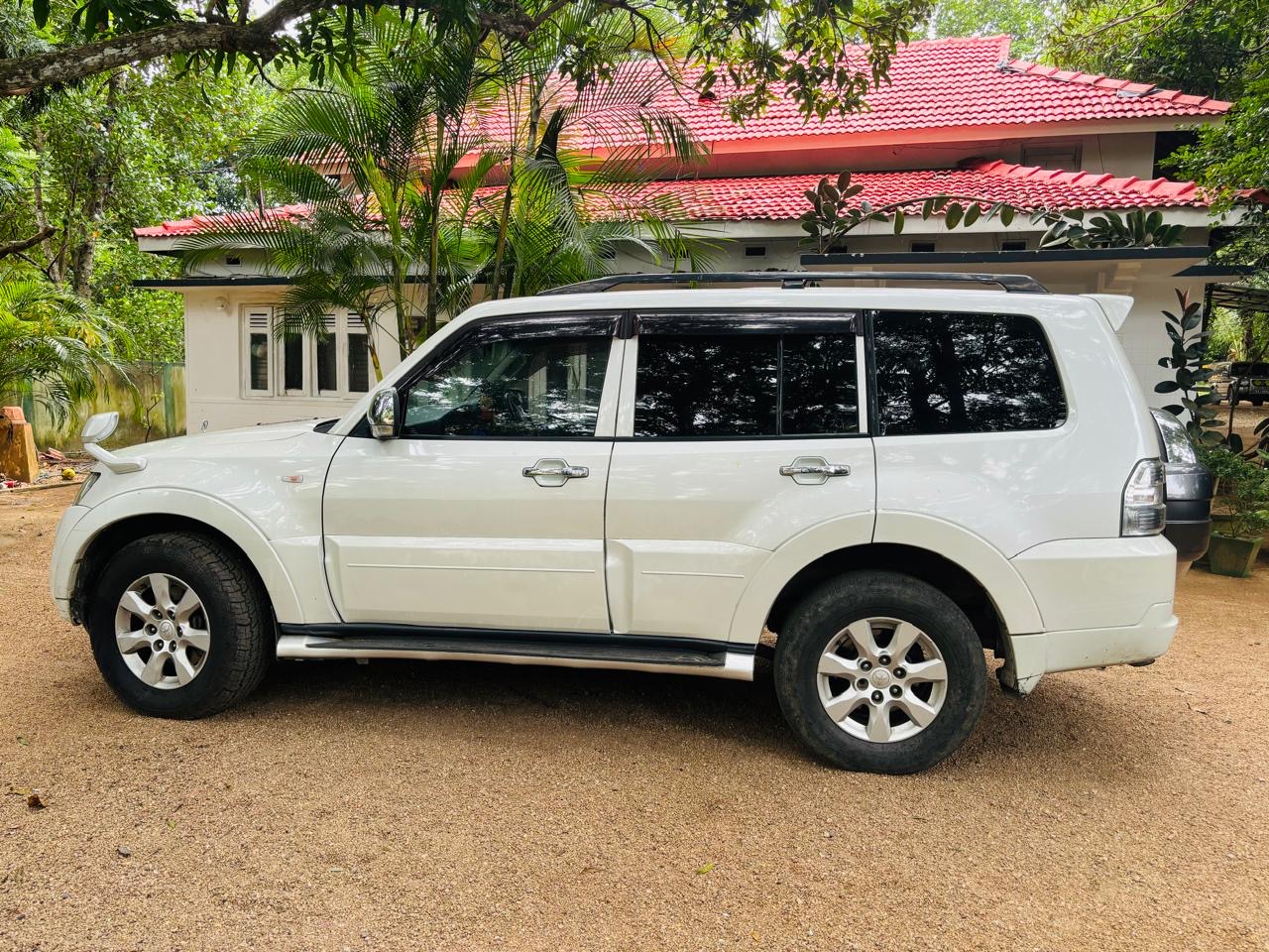 Mitsubishi Montero 2013 - பயன்படுத்தப்பட்டது SUV sale in Sri Lanka - patpat.lk