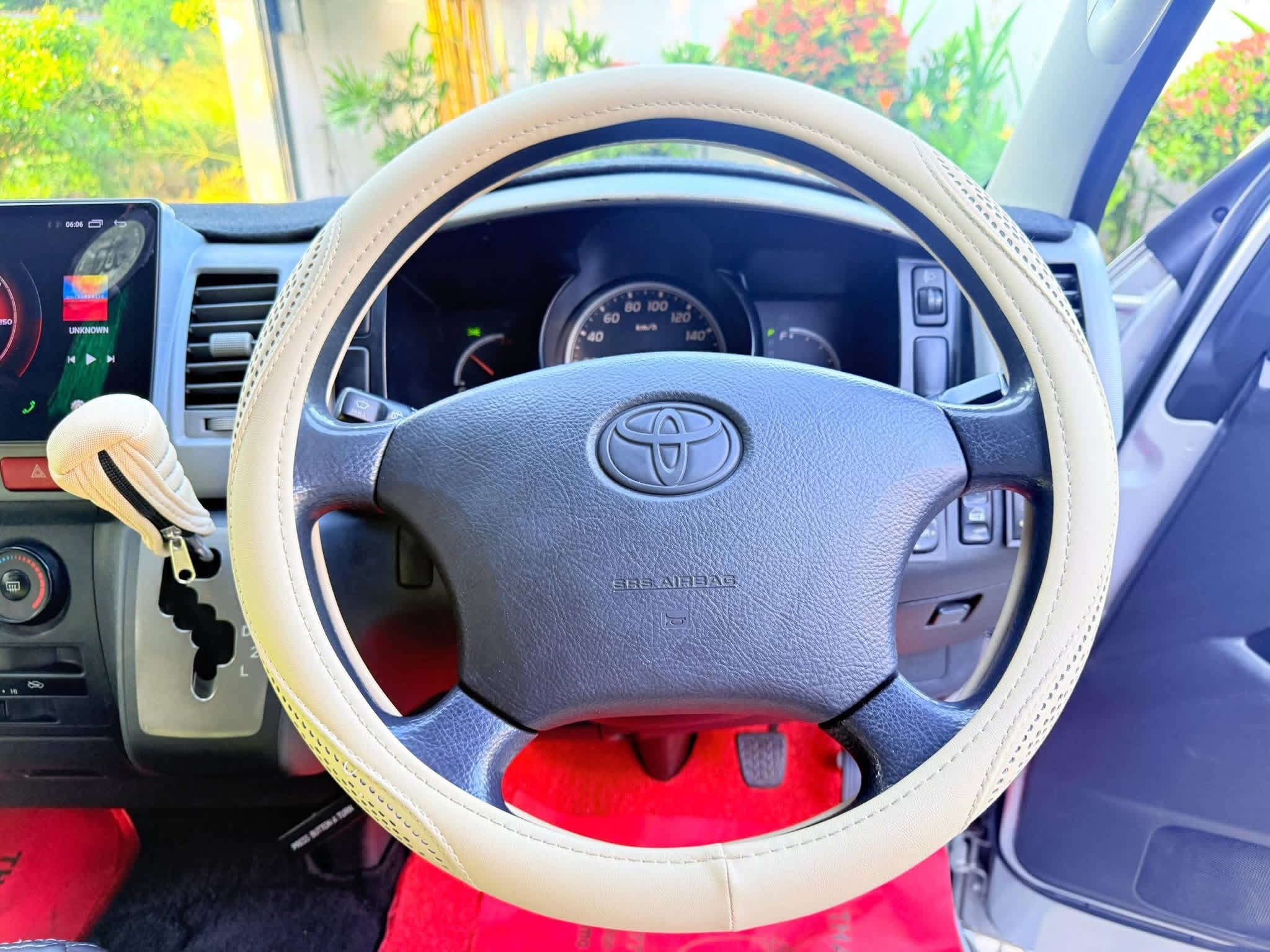 Toyota Hiace 2006 - பயன்படுத்தப்பட்டது வேன் sale in Sri Lanka - patpat.lk