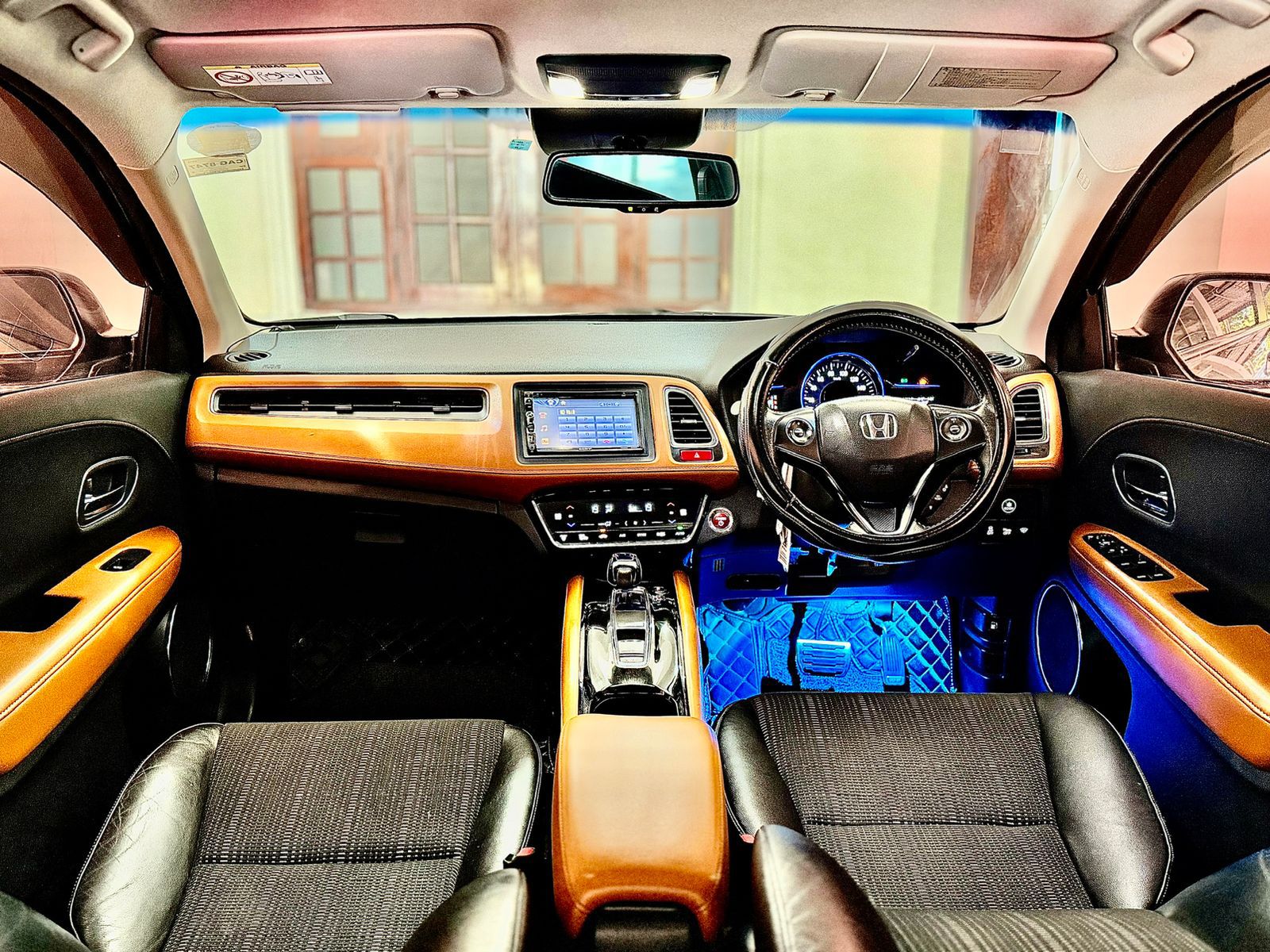 Honda Vezel 2015 - பயன்படுத்தப்பட்டது SUV sale in Sri Lanka - patpat.lk