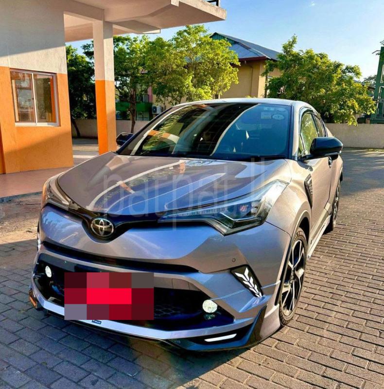Toyota CHR 2017 - பயன்படுத்தப்பட்டது SUV sale in Sri Lanka - patpat.lk