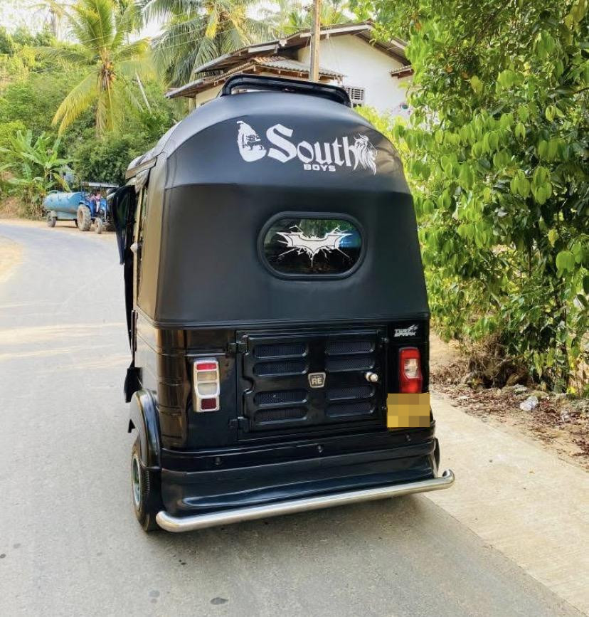 Bajaj Three Wheel 2015 - பயன்படுத்தப்பட்டது முச்சக்கர வண்டி sale in Sri Lanka - patpat.lk