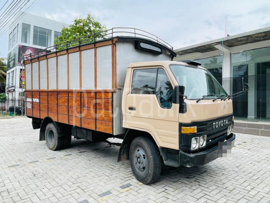 Toyota Dyna 1987 - பயன்படுத்தப்பட்டது டிரக் sale in Sri Lanka - patpat.lk