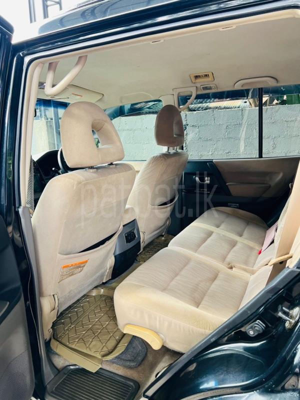 Mitsubishi Montero 2004 - பயன்படுத்தப்பட்டது SUV sale in Sri Lanka - patpat.lk