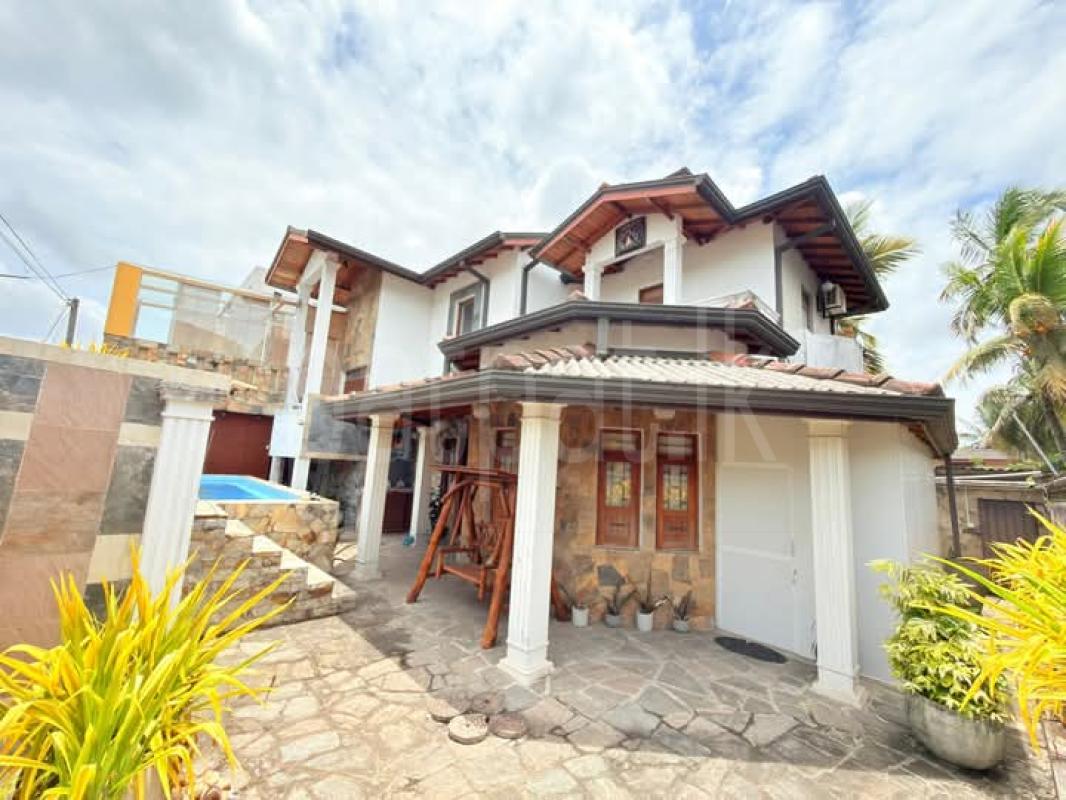 Advertisement image 6