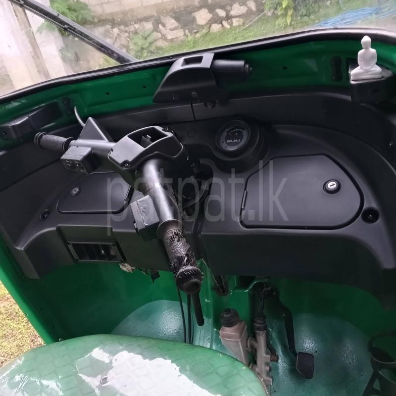 Bajaj 4 stroke 2015 - பயன்படுத்தப்பட்டது முச்சக்கர வண்டி sale in Sri Lanka - patpat.lk