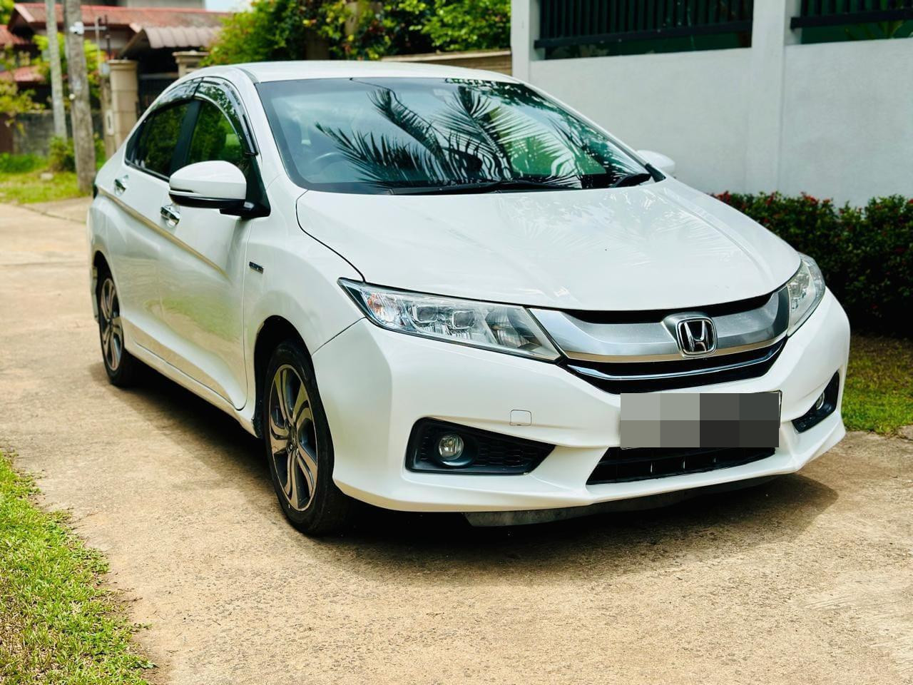 Honda Grace 2015 - භාවිතා කරන ලද කාර් sale in Sri Lanka - patpat.lk