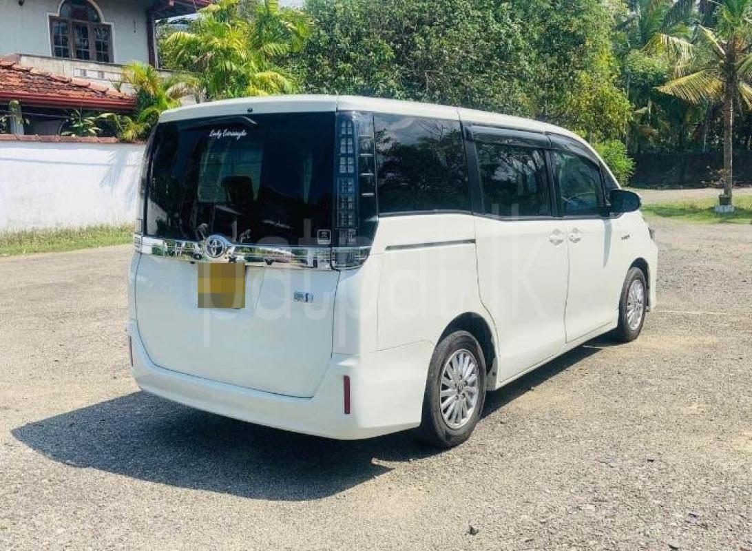 Toyota Voxy 2014 - Used Van sale in Sri Lanka - patpat.lk
