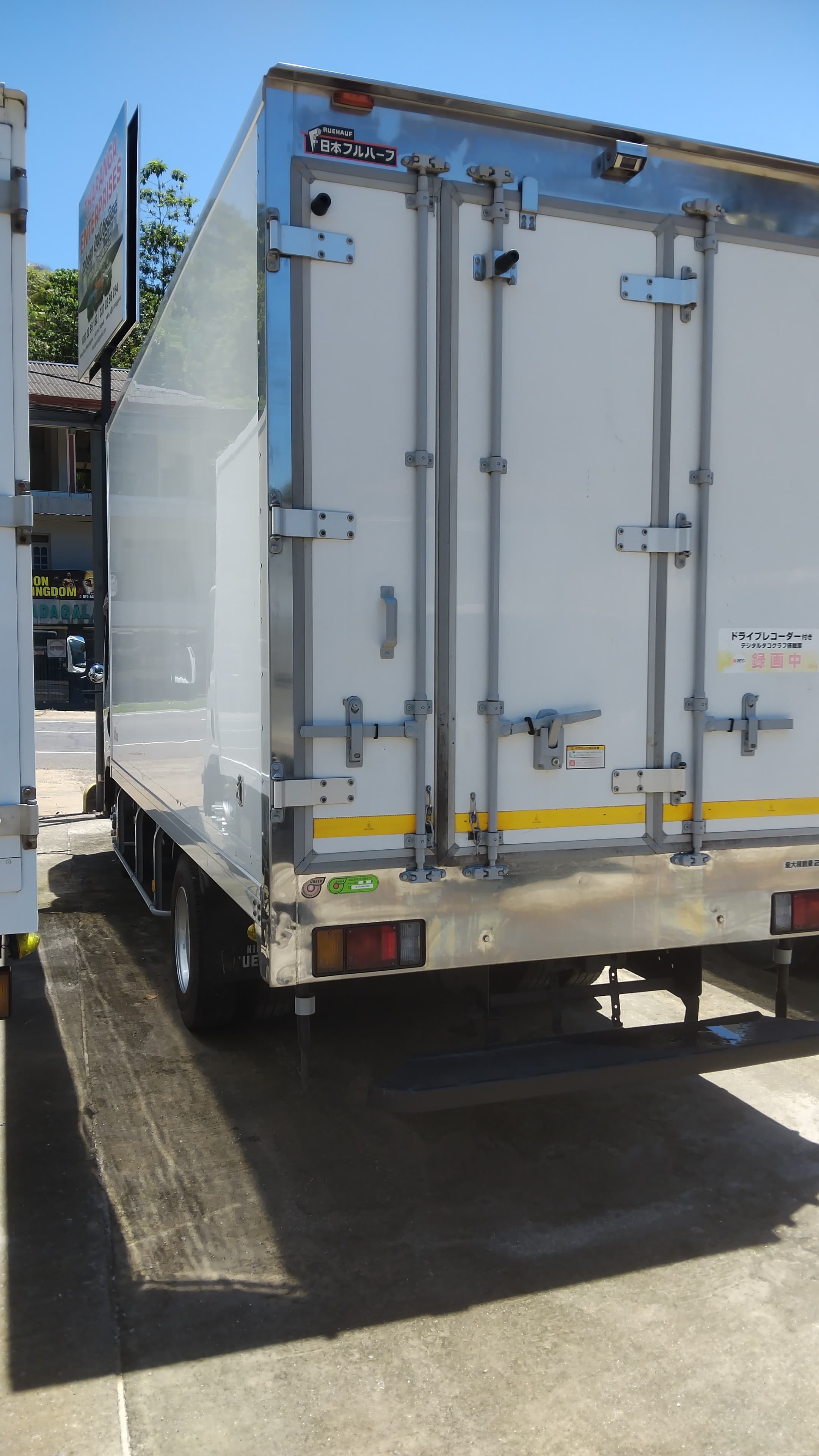 Mitsubishi Freeca 2017 - Brand New Truck sale in Sri Lanka - patpat.lk