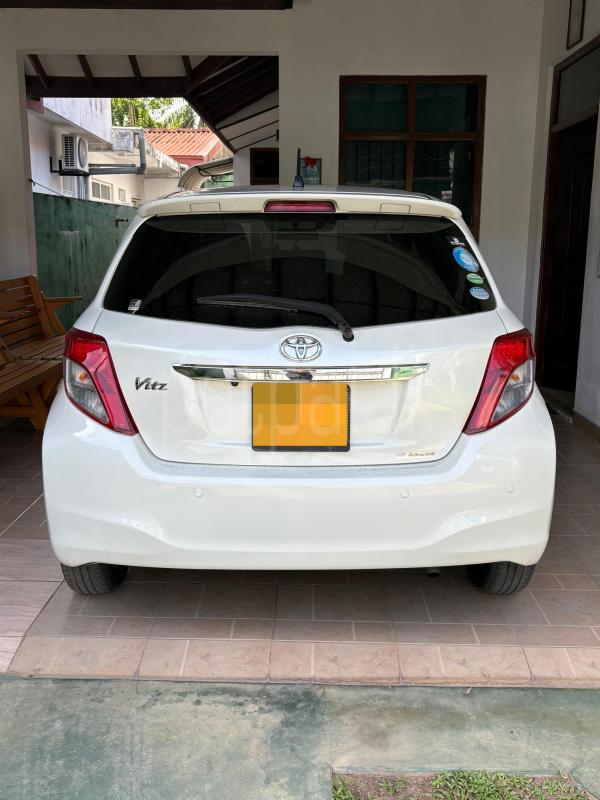 Toyota Vitz 2014 - பயன்படுத்தப்பட்டது கார் sale in Sri Lanka - patpat.lk