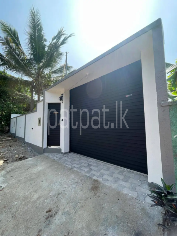 House for Sale in Kiriwattuduwa