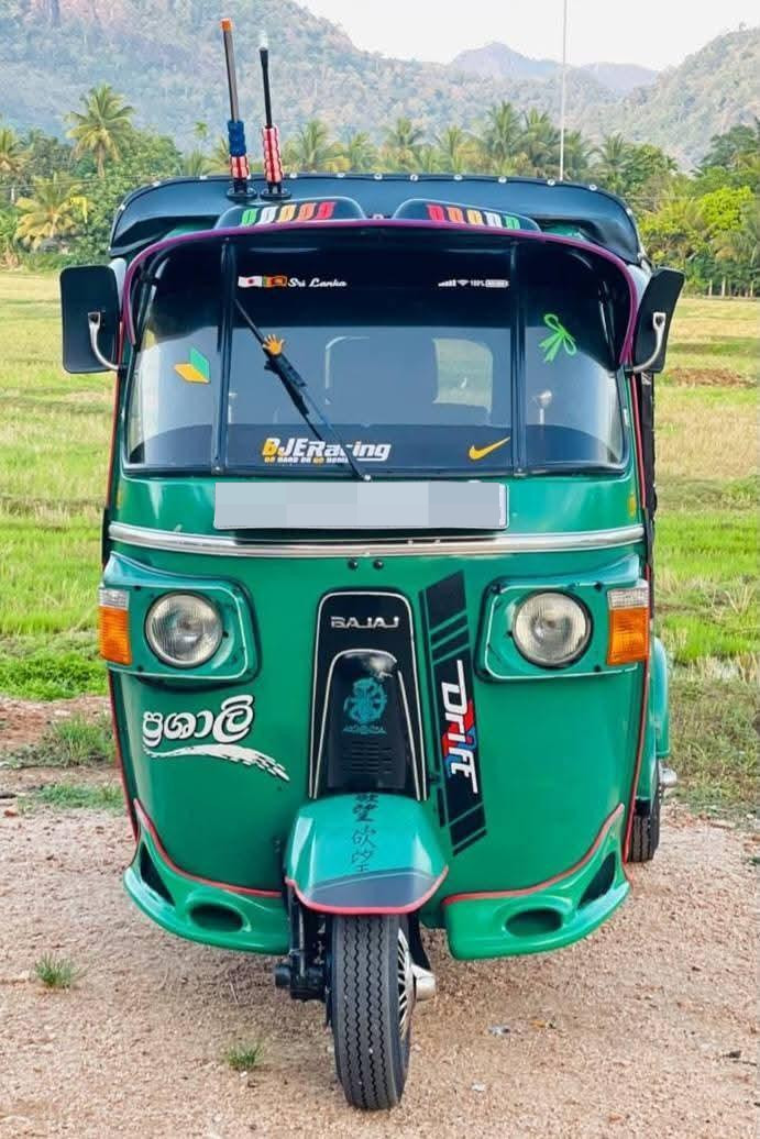 Bajaj Three Wheel 2010