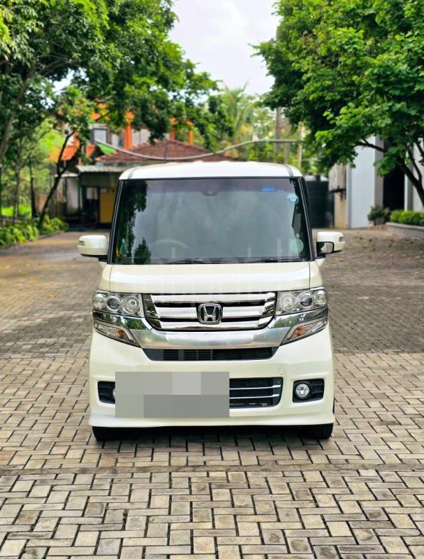 Honda N BOX 2016 - பயன்படுத்தப்பட்டது கார் sale in Sri Lanka - patpat.lk