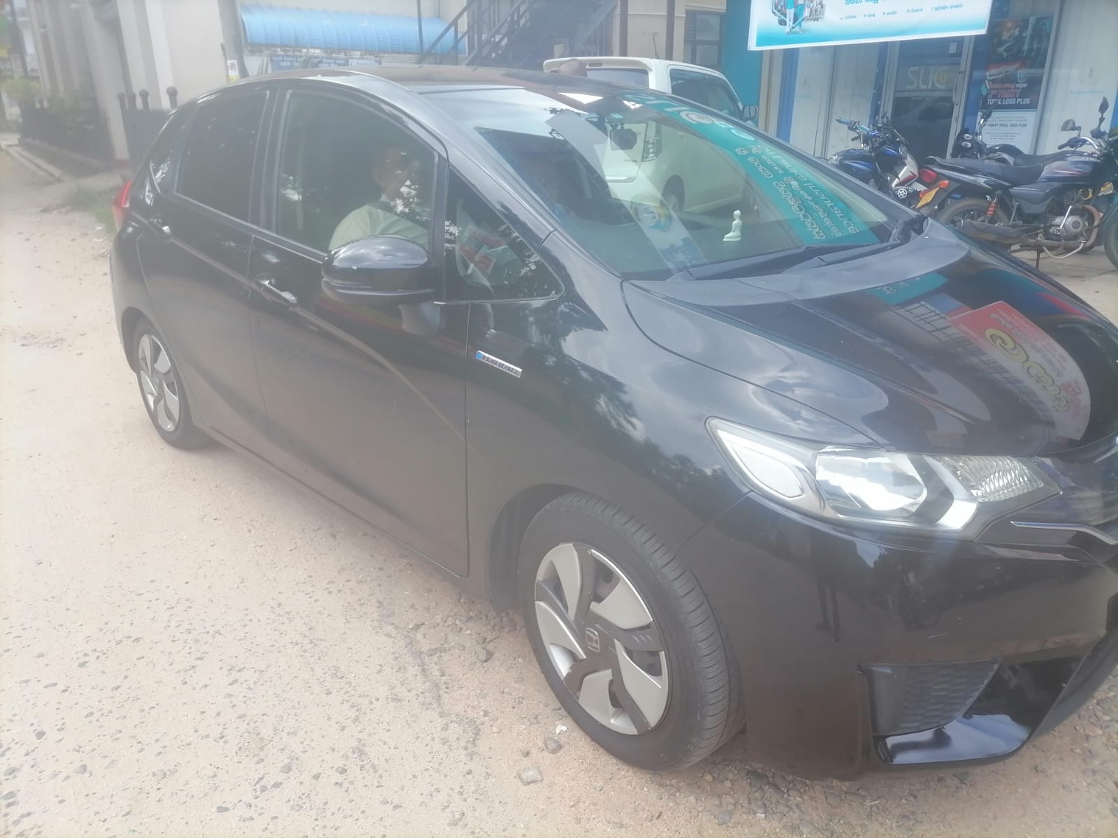 Honda Fit 2014 - பயன்படுத்தப்பட்டது கார் sale in Sri Lanka - patpat.lk